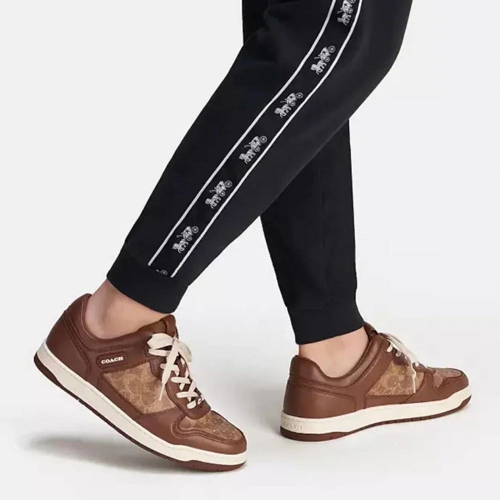 C201 - Coach Sneaker in Signature Canvas - Picture 14 of 14